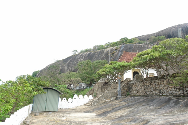    , , - (ave temple, Dambulla, Sri-Lanka)